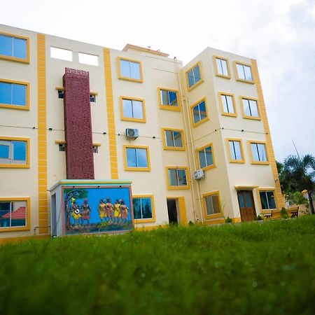 Unique Shantiniketan Hotel Sri Niketan Bagian luar foto