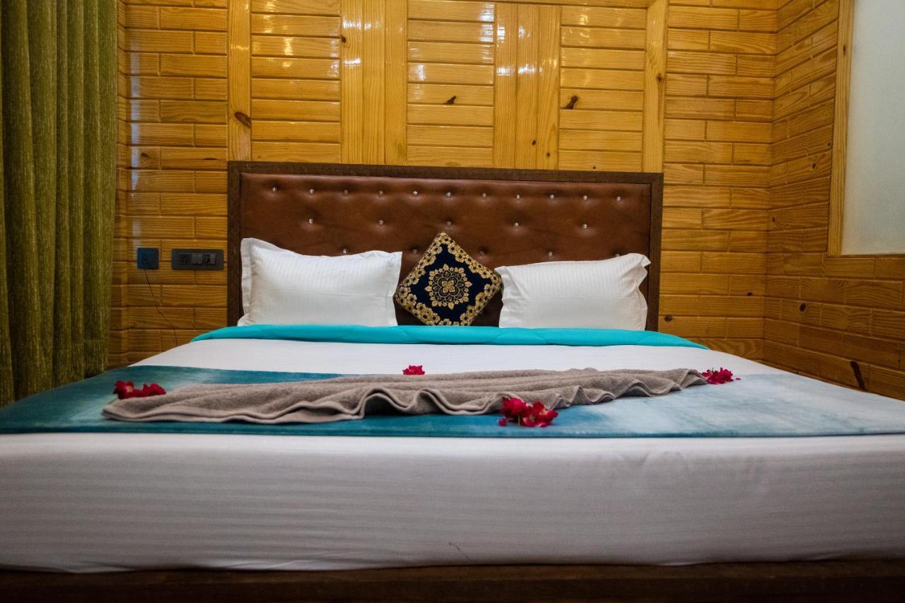 Unique Shantiniketan Hotel Sri Niketan Bagian luar foto