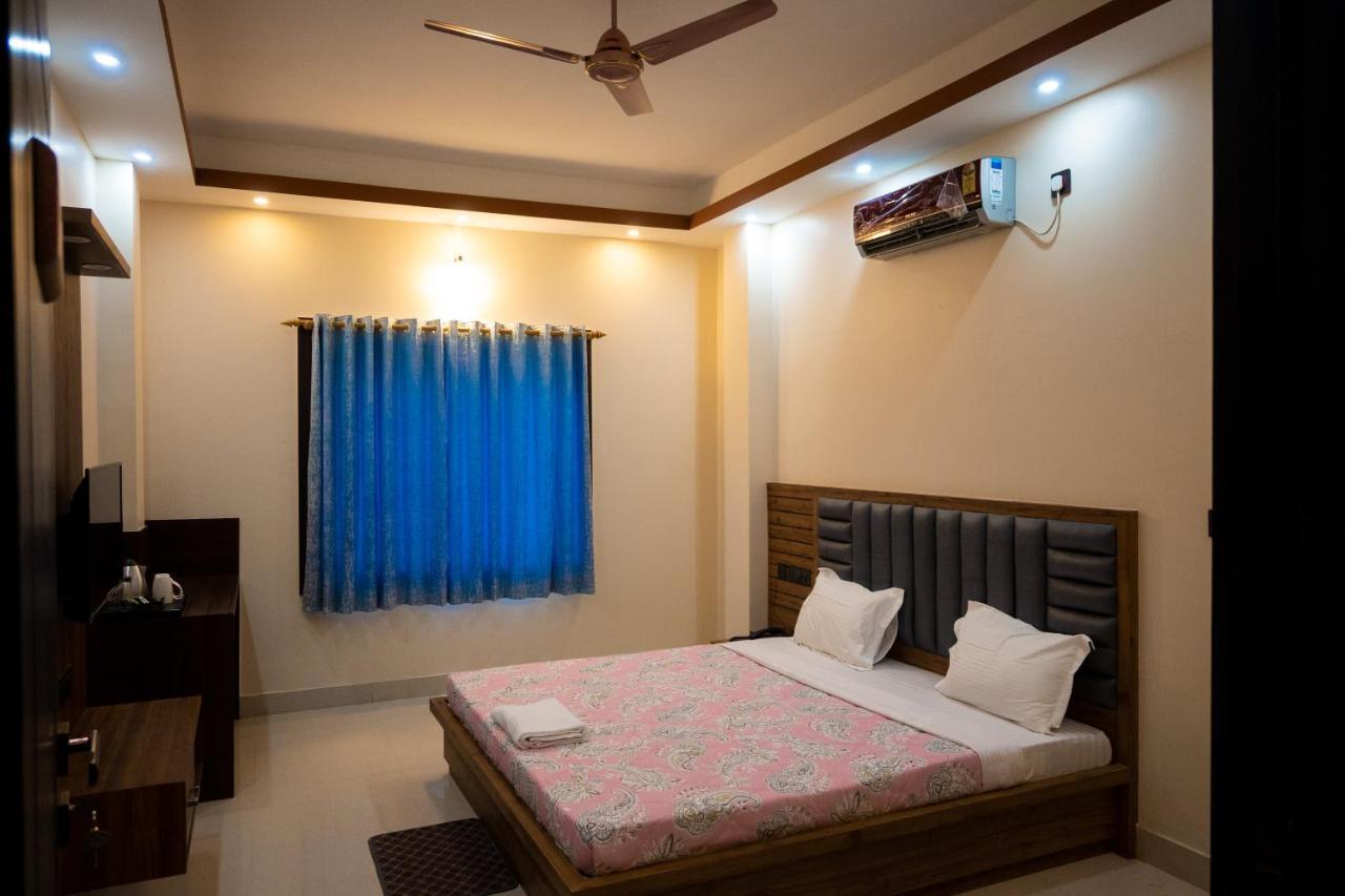 Unique Shantiniketan Hotel Sri Niketan Bagian luar foto