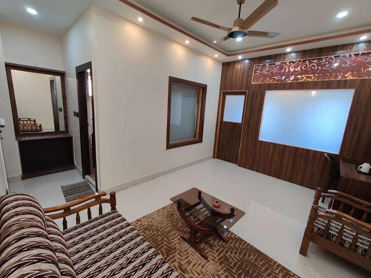 Unique Shantiniketan Hotel Sri Niketan Bagian luar foto