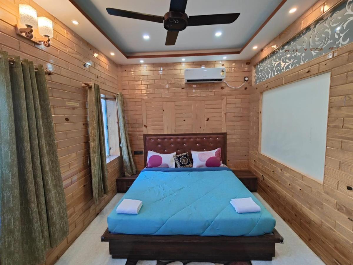 Unique Shantiniketan Hotel Sri Niketan Bagian luar foto