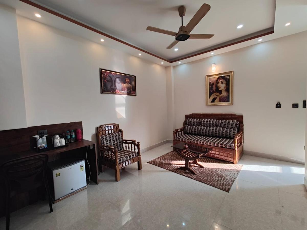 Unique Shantiniketan Hotel Sri Niketan Bagian luar foto