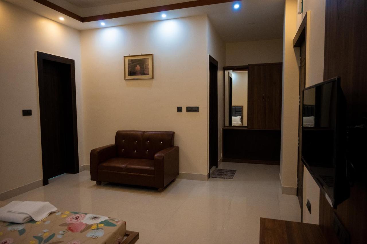 Unique Shantiniketan Hotel Sri Niketan Bagian luar foto